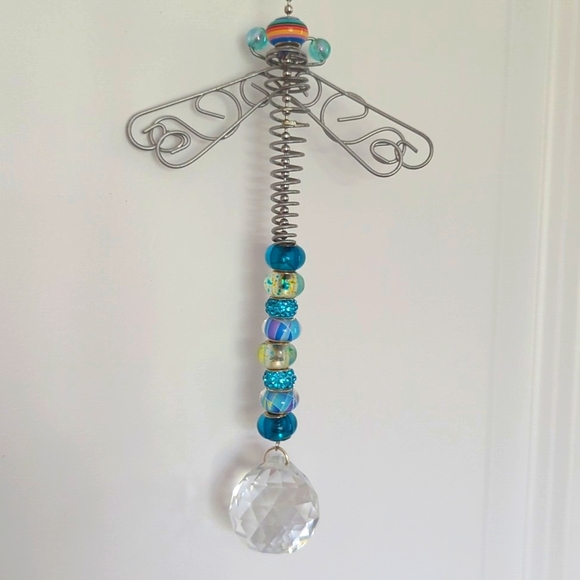 🆕️ Handcrafted Artisan Dragonfly Suncatcher with Blue Hued Glass Beads - Picture 1 of 17